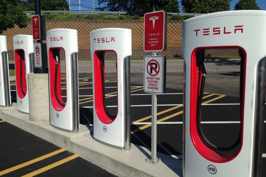 Зарядные станции Tesla Supercharger появятся в Украине уже в 2019 году